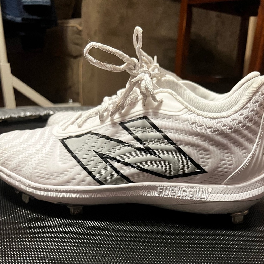 New Balance FuelCell 4040 V7 Baseball Cleats (metal spikes)